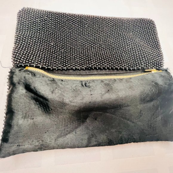 Du-Val Hong Kong Vintage 1960s Black Beaded Clutch Purse – Handcrafted Elegance - Picture 4 of 5
